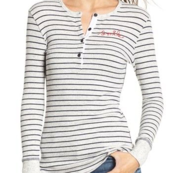 Sundry Sweaters - Sundry // EUC Henley Sweater